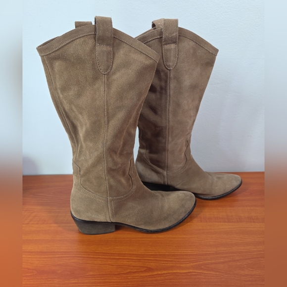 GUESS CAMEL SUEDE MID CALF WESTERN KNEE HIGH PULL ON BOOT sz 9.5 EUC COUNTRY - Picture 1 of 11